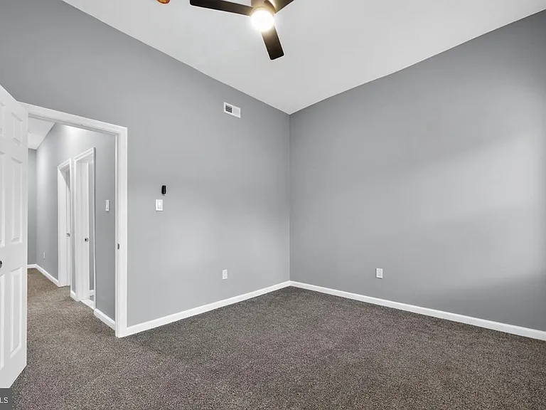 1333 S Newkirk St — Photo 11