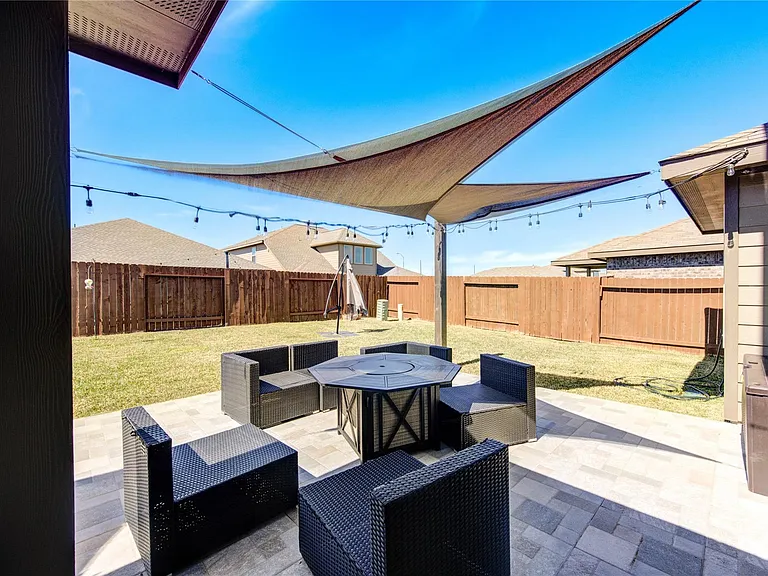 3306 Sumac Dr — Photo 38