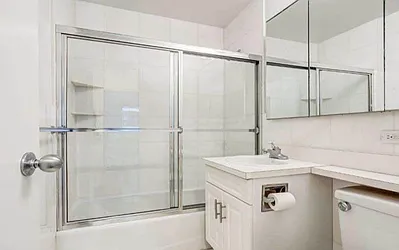 Rented by (Legacy) Elegran