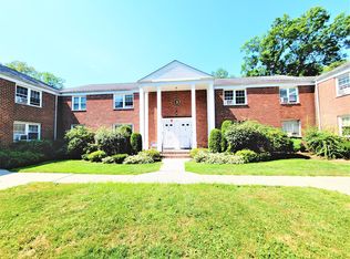 100 Huguenot Ave APT 4B, Englewood, NJ 07631
