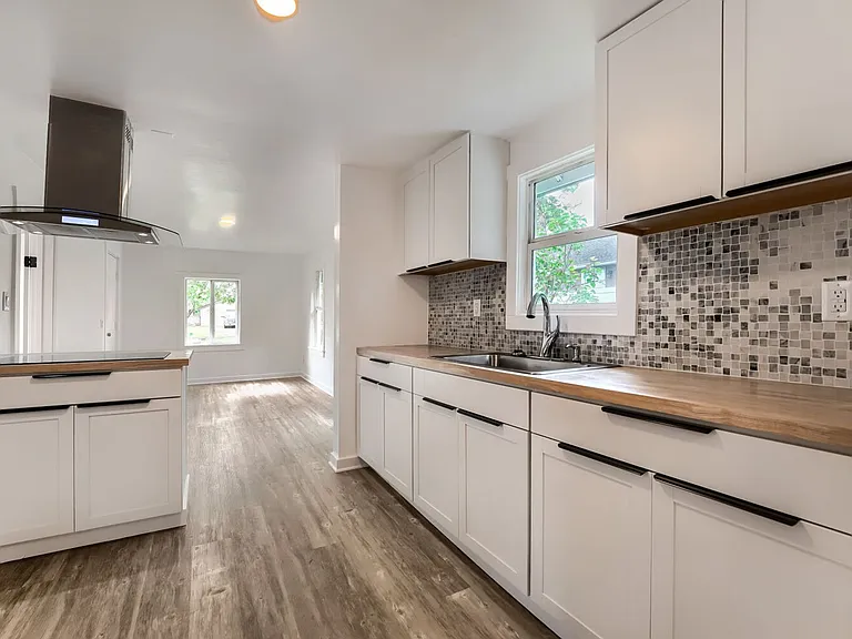 6215 28th St NE — Photo 4