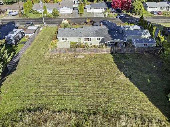 514 E Melody Ln, Newberg, OR 97132