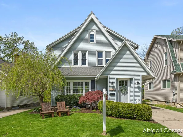 121 Wallinwood Ave NE, Grand Rapids, MI 49503