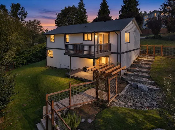 8618 74th Drive NE, Marysville, WA 98270