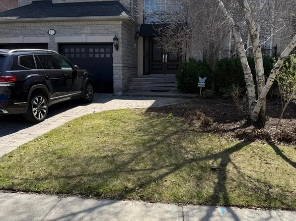 15 Village Green Dr, Vaughan, ON L4L 9N9