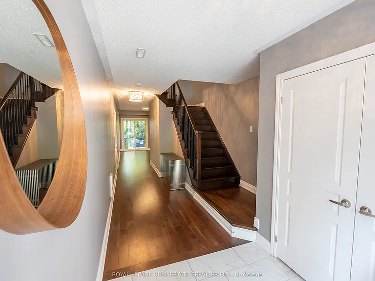 2083 Grange Dr — Photo 3