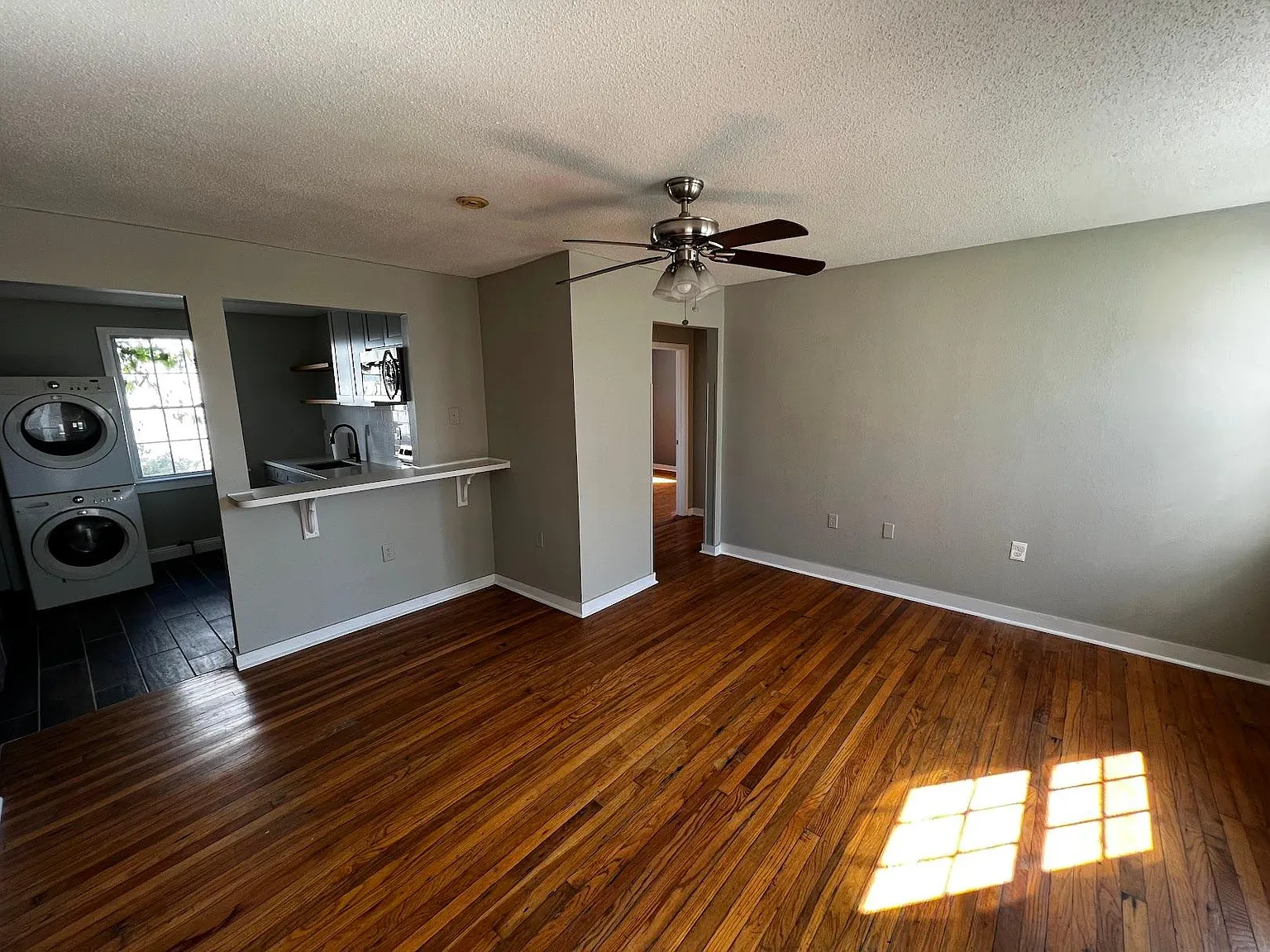 2 bed, 800 sqft, $1,095 — Photo 3