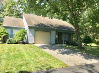 21 Morning Glory Ln, Whiting, NJ