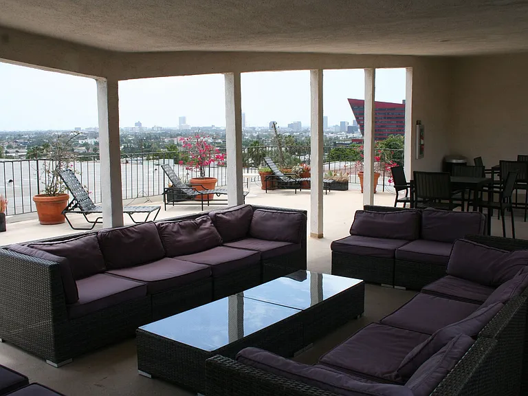 960 Larrabee St #223 — Photo 6