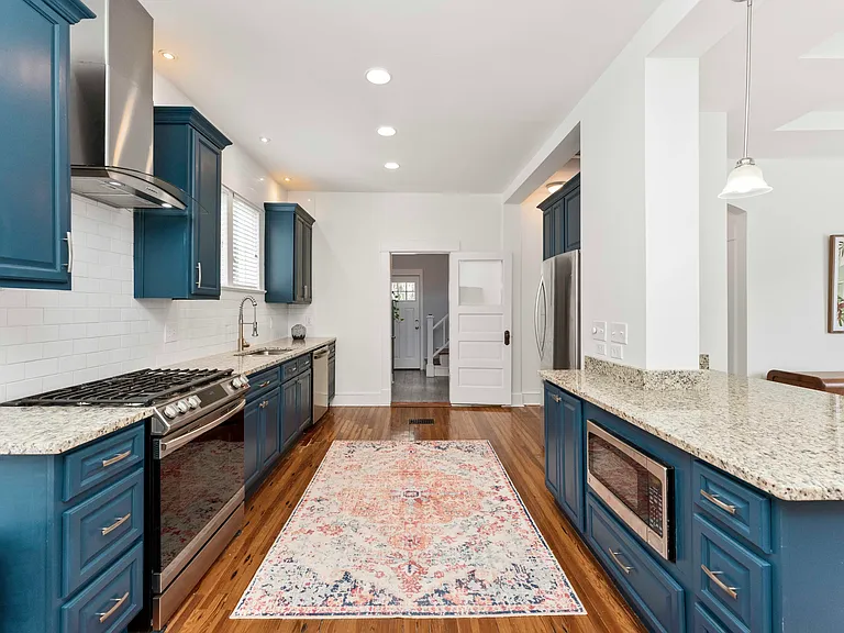 2647 Forbes St — Photo 16