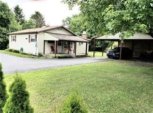 4373 Wolfs Crossing Rd, Orefield, PA 18069