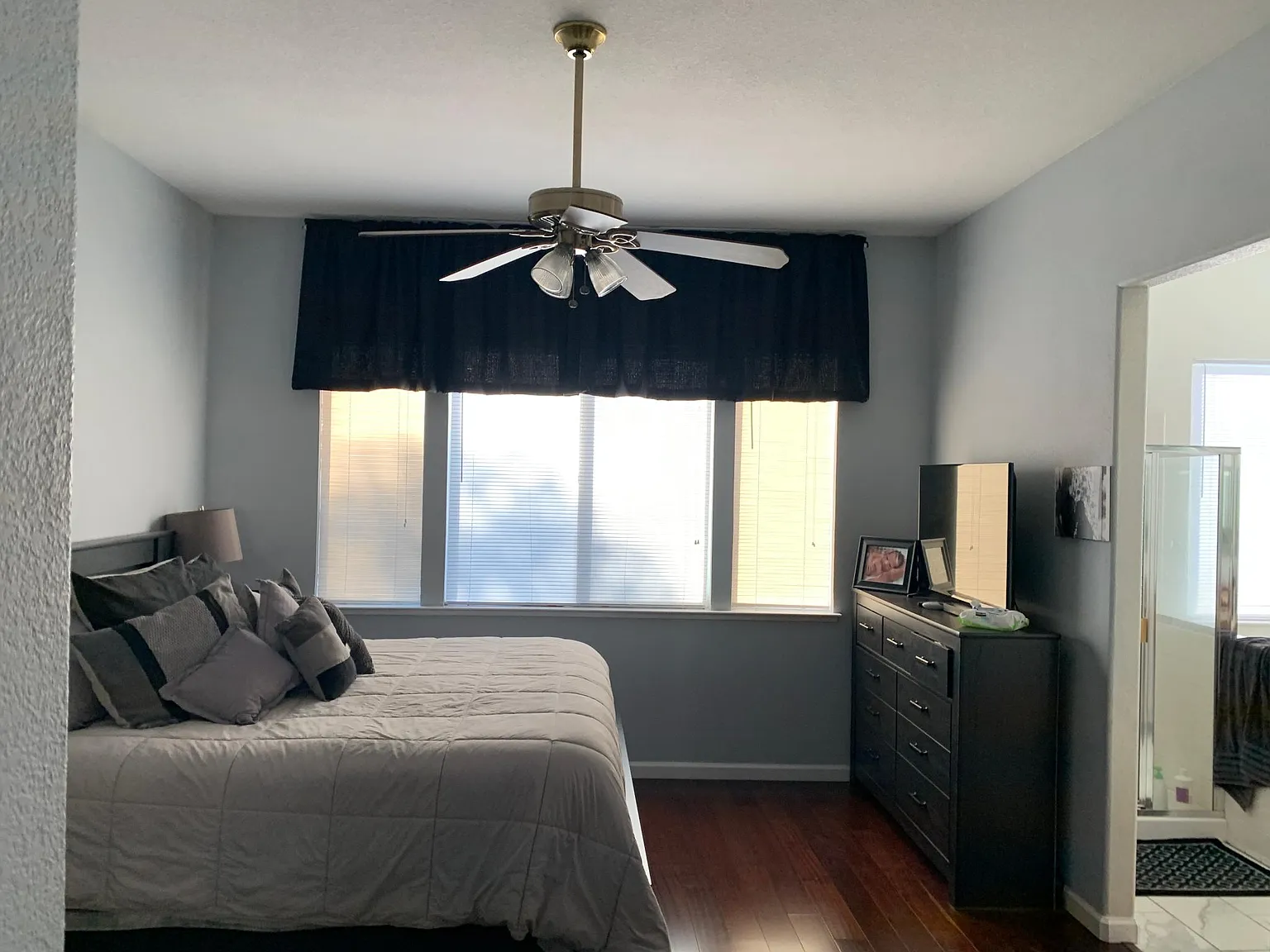 3 bed, 1866 sqft, $3,180 — Photo 2