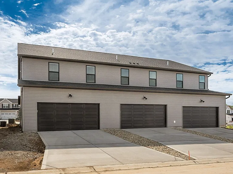 33 Wingtip Ct — Photo 44