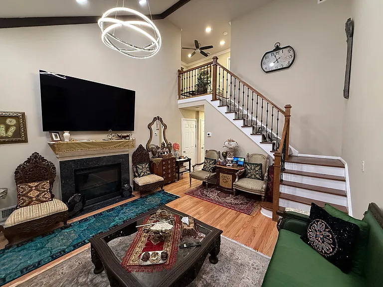 Another angle of the lg Living Room!