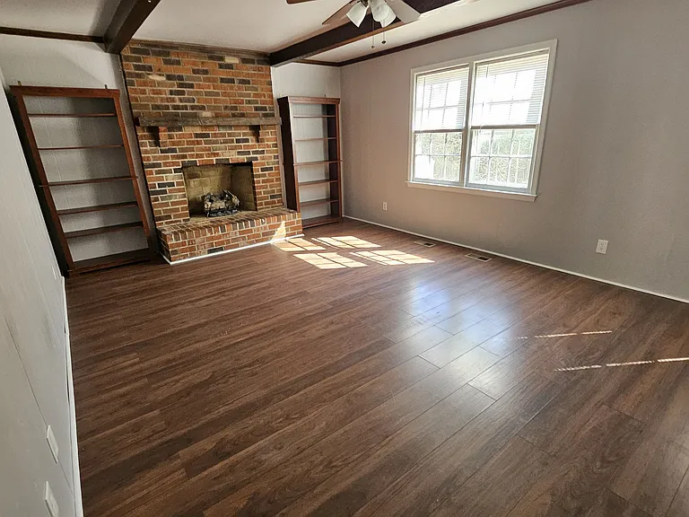 3809 Seamist Rd — Photo 3