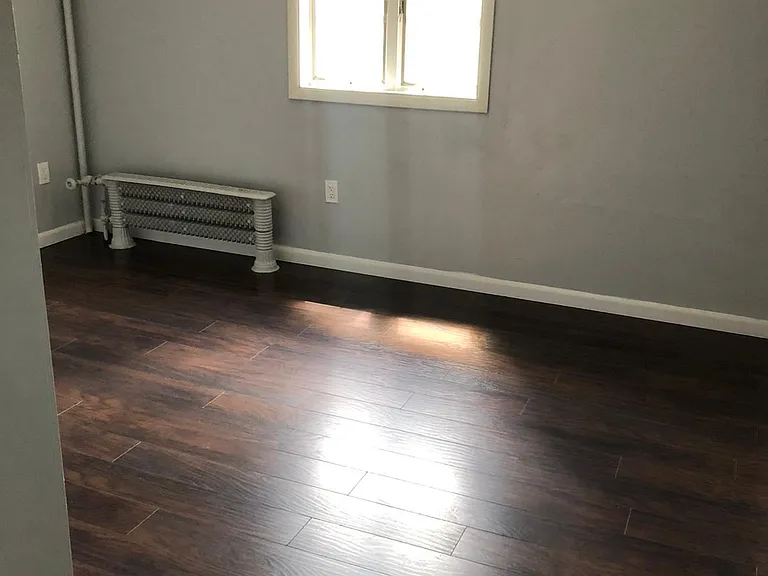 673 N Laurel St — Photo 13