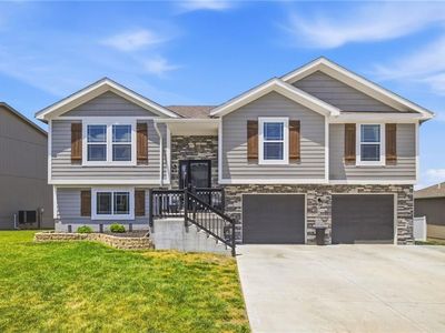 1310 SW Burns Cir, Oak Grove, MO, 64075