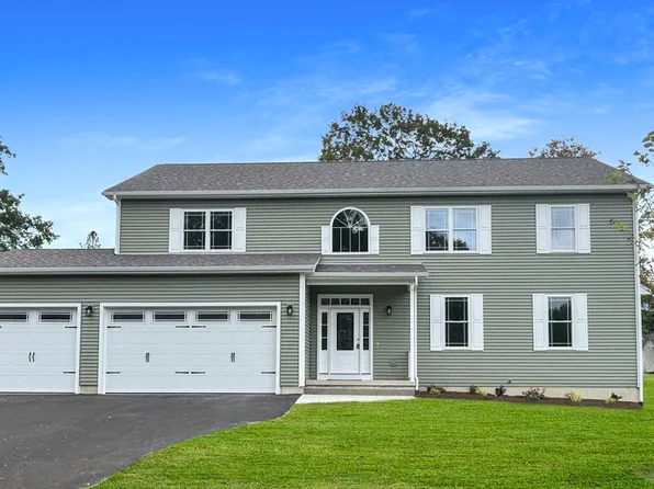 100 Crystal Brook Dr, Springfield, MA 01118