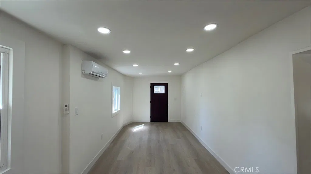 2 bed, 850 sqft, $3,000 — Photo 1