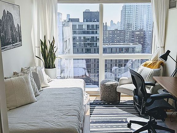 5th image of 2628 Broadway APT 18B