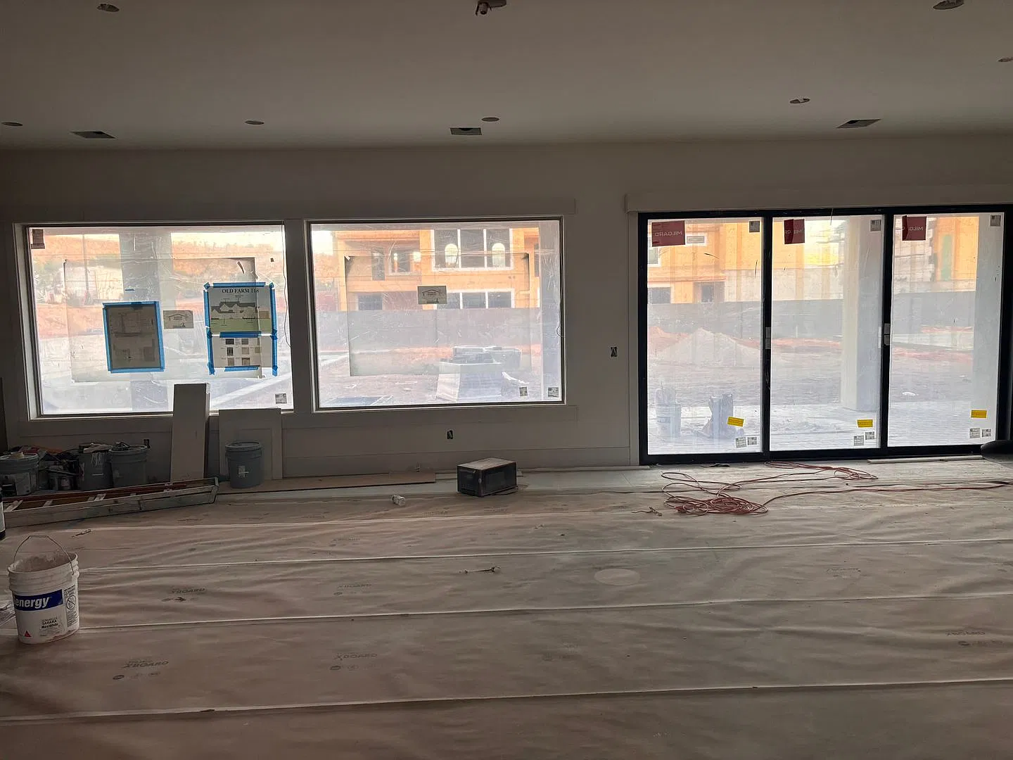 Gorgeous 5 bed 7 bath home in Estates at Old Farm — Photo 4