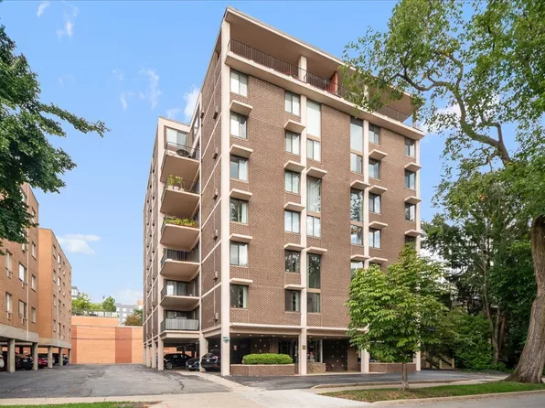 1111 Church St APT 305, Evanston, IL 60201