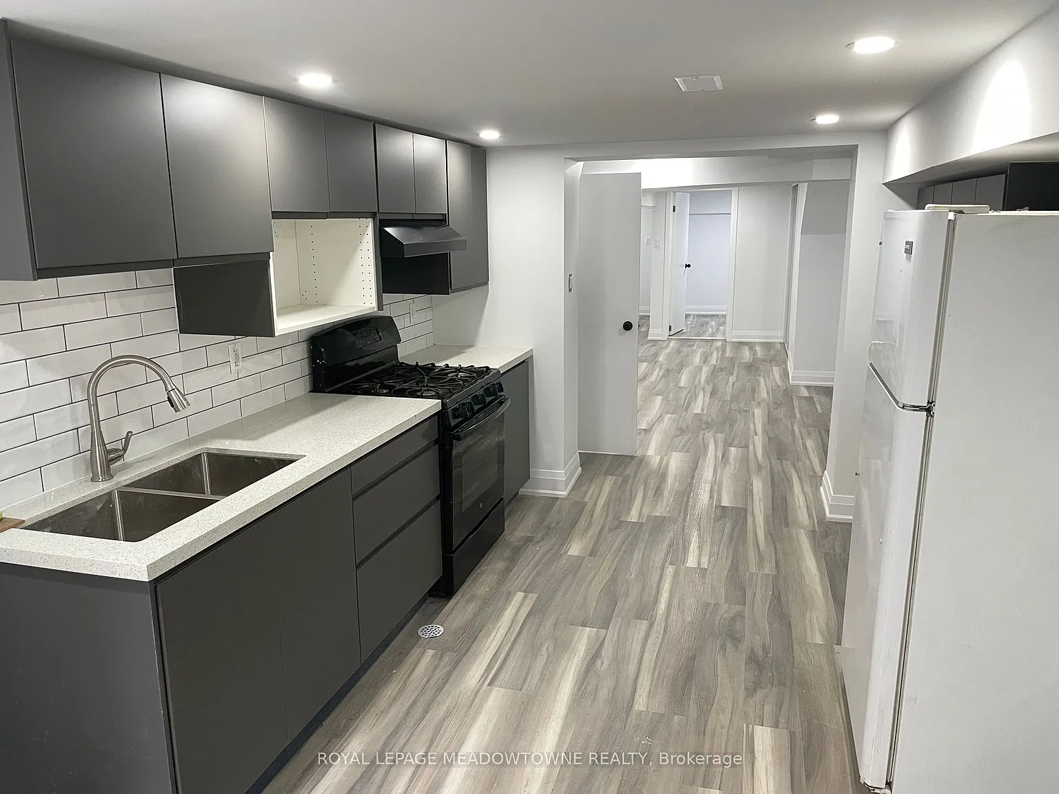 4 bed, $2,200 — Photo 2