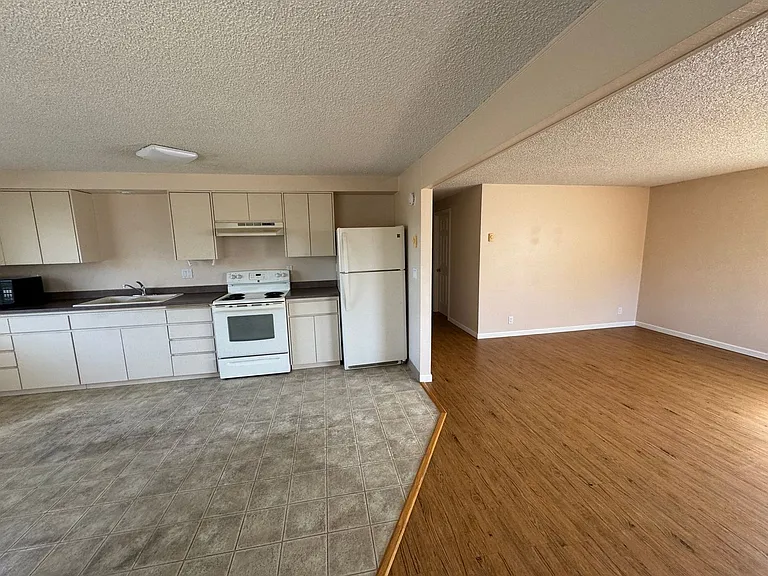 10645 NW Pacific Coast Hwy — Photo 11