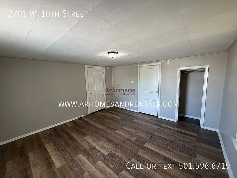 2701 W 10th St — Photo 8