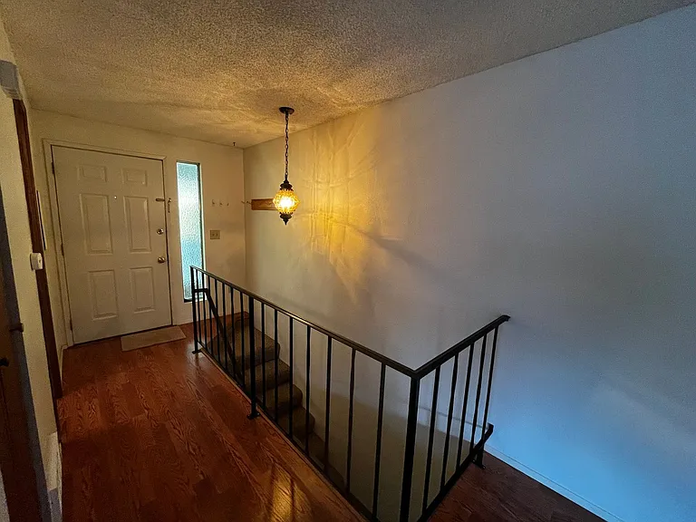 1110 Shorewood Drive — Photo 4