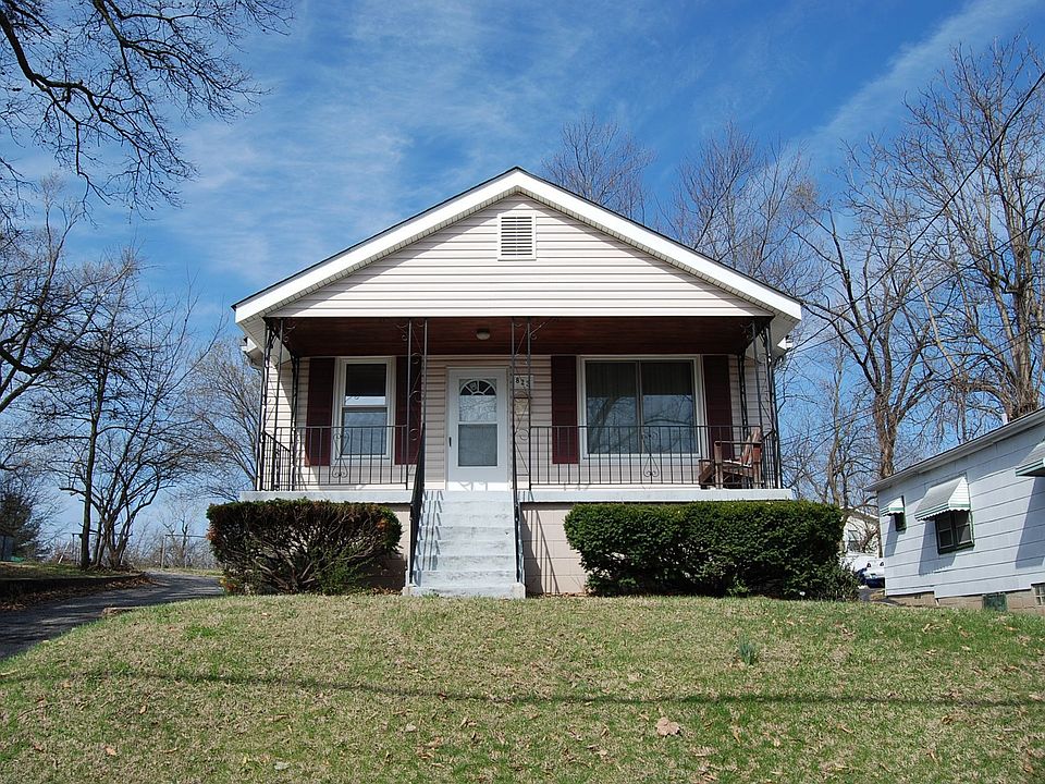 2nd image of 823 Cornell Ave