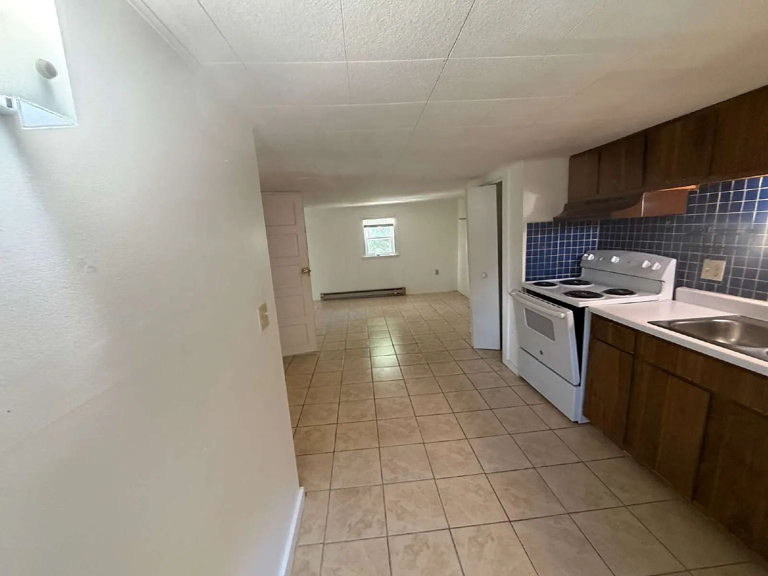 2 bed, $995 — Photo 4