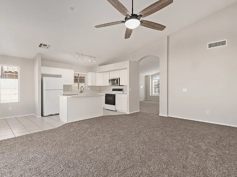 12454 W Holly St — Photo 9