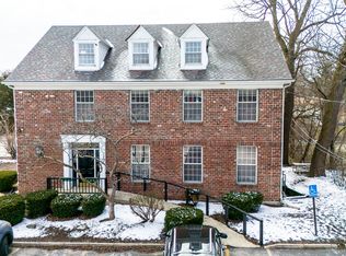 528 W Roosevelt Rd SUITE 100, Wheaton, IL 60187