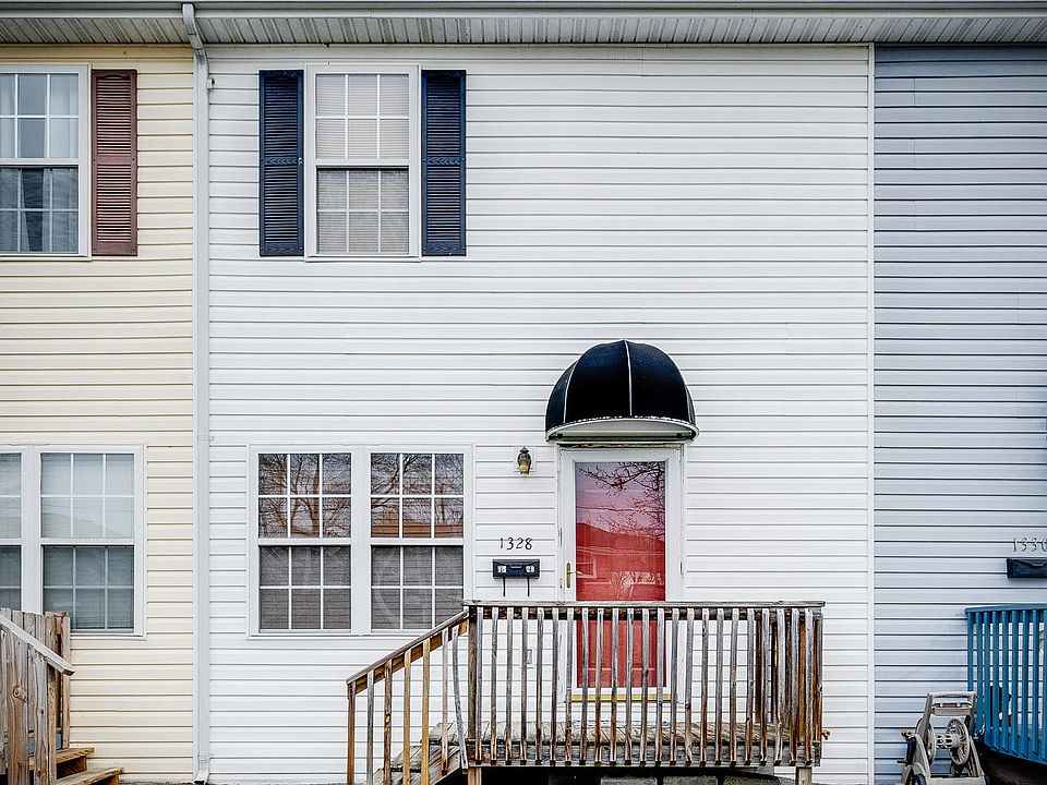 1st image of 1328 Holyoke St #1328