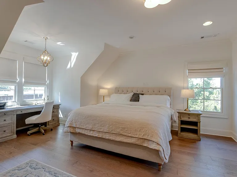1906B Bernard Ave — Photo 21