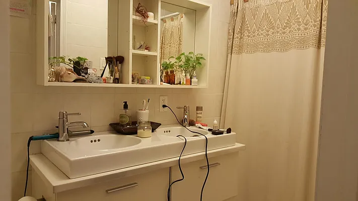 Rented by Capri Jet Realty Corp | media 32