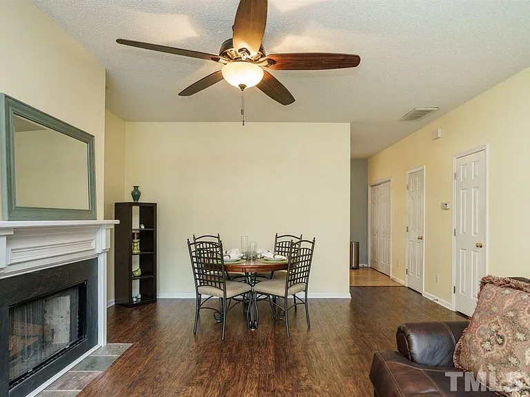 306 Silverberry Ct — Photo 9