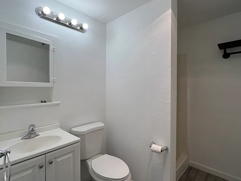 212 E Wishkah St #308 — Photo 8