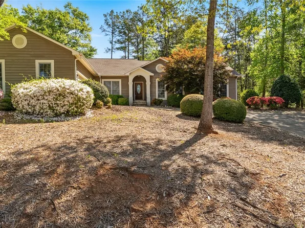 3607 Rocky Creek Dr, Seneca, SC 29678