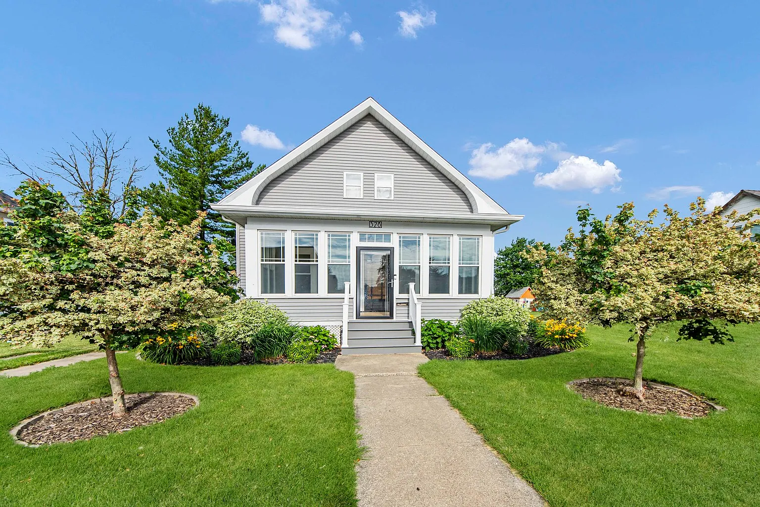 528 Johnson St photo 1