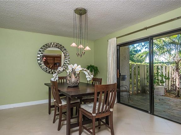 4th image of 2031 Wildwood Lane #2031