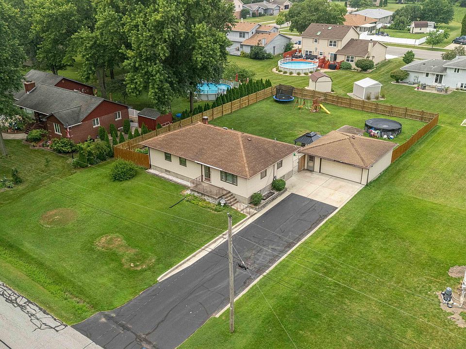 1st image of 8538 Monfort Dr