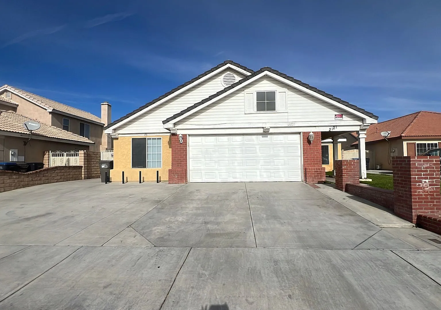 East Lancaster Home — Photo 1