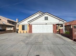 2121 Beechwood St, Lancaster, CA 93535