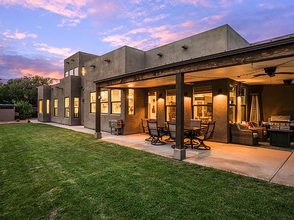 2nd image of 9 La Quinta