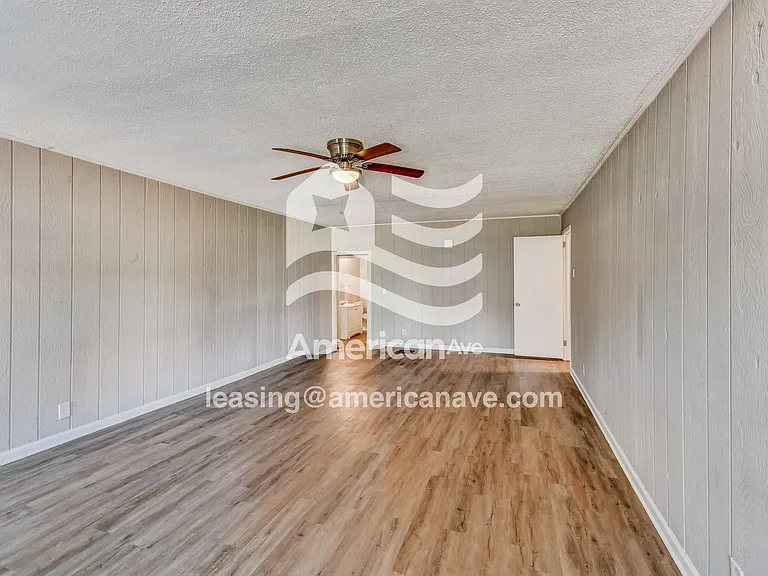736927_003_living_room_13645742.jpg