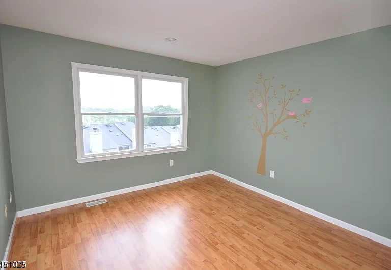 370 Summerhill Dr — Photo 11