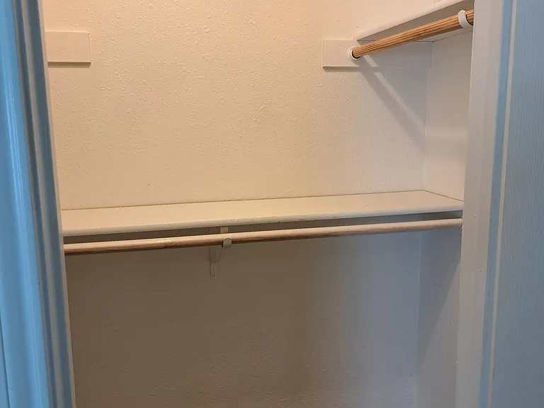 806 Redwood Ln — Photo 13