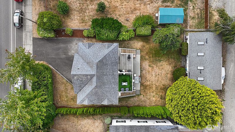 5th image of 1329 Mitchell Avenue